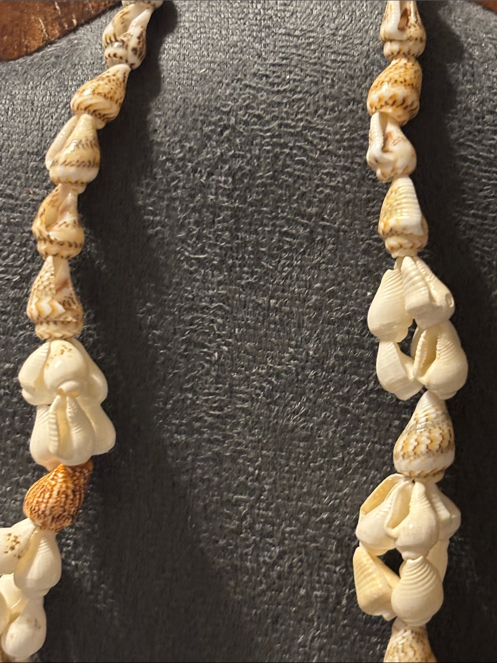 Natural Hawaiian Lei Style Conch Cowrie Cone Shell Pendant Necklace Cream Tan - Picture 7 of 16